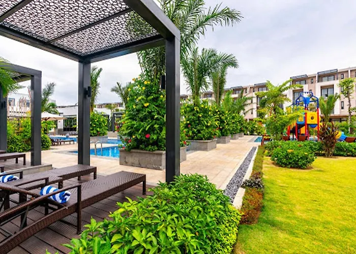 Căn hộ Nguyên Căn, 5 Ngủ, Bể Bơi Chung, Cách Bãi Biển 100m Hạ Long