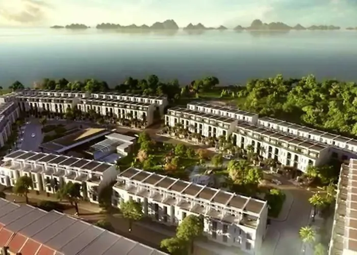 Nguyên Căn, 5 Ngủ, Bể Bơi Chung, Cách Bãi Biển 100m * Hạ Long