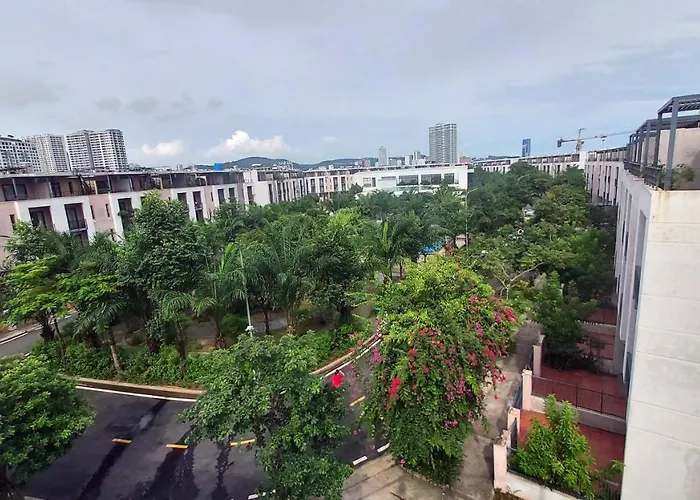 Nguyên Căn, 5 Ngủ, Bể Bơi Chung, Cách Bãi Biển 100m Căn hộ Hạ Long