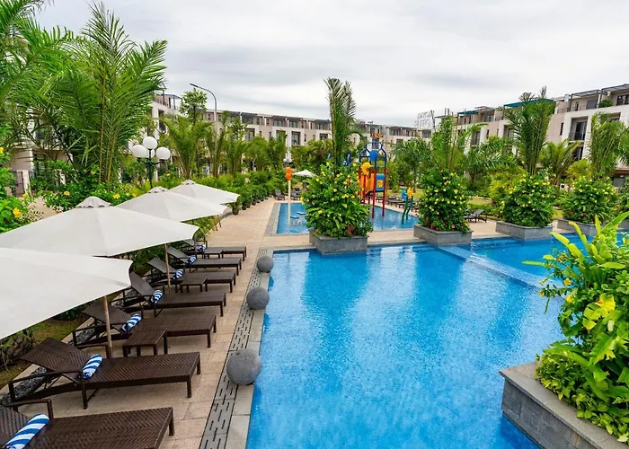 Nguyên Căn, 5 Ngủ, Bể Bơi Chung, Cách Bãi Biển 100m Căn hộ