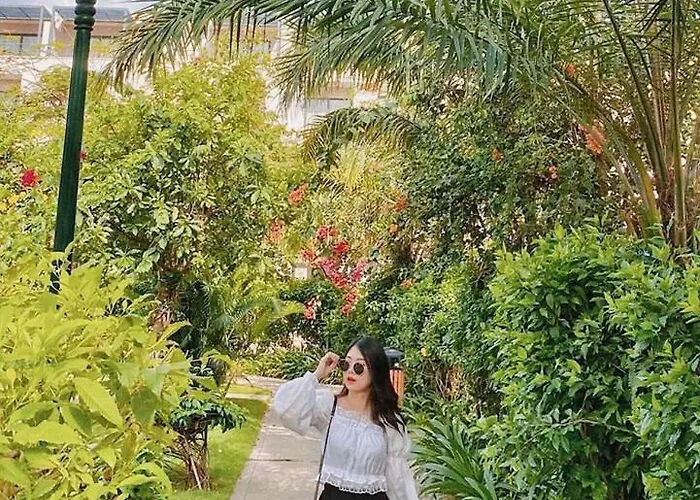 Căn hộ Nguyên Căn, 5 Ngủ, Bể Bơi Chung, Cách Bãi Biển 100m Hạ Long