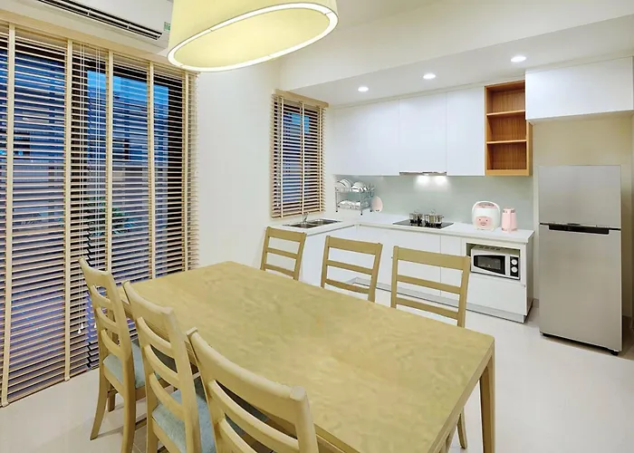 Căn hộ Nguyên Căn, 5 Ngủ, Bể Bơi Chung, Cách Bãi Biển 100m Hạ Long