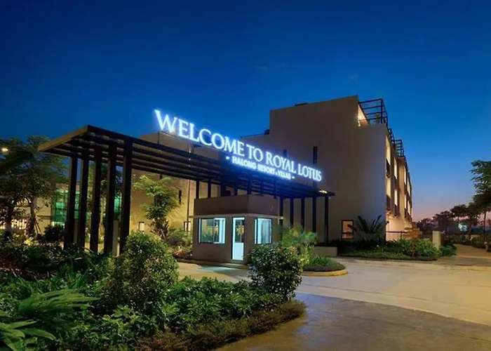 Căn hộ Nguyên Căn, 5 Ngủ, Bể Bơi Chung, Cách Bãi Biển 100m Hạ Long